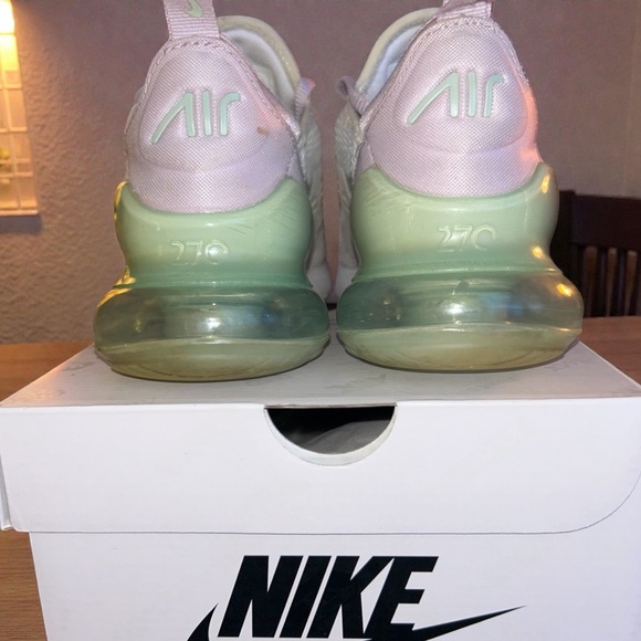 Nike Air Max 270 React in White Pistachio Frost Lilac.
Women’s Size 7 - Picture 4 of 5